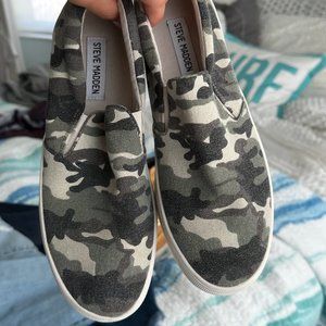 Steve Madden Camo Slip Ons Size 8.5